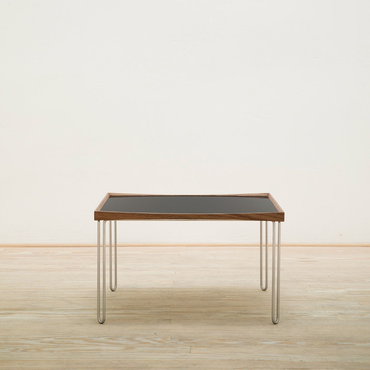 Mesa auxiliar Tray Table Laminada – OneCollection