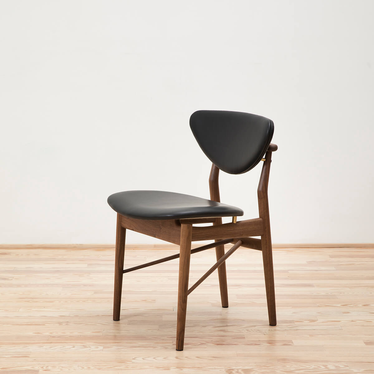 Silla 108 - House of Finn Juhl
