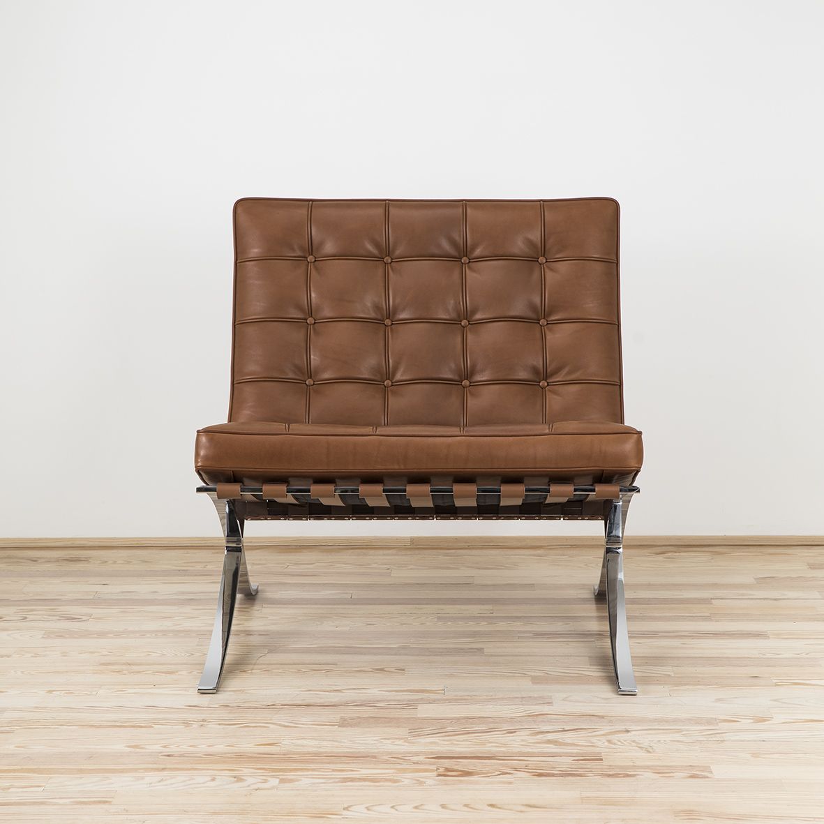 Butaca Barcelona diseñada por Mies van der Rohe y editada por Knoll