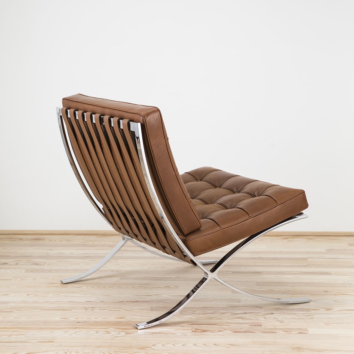 Butaca Barcelona diseñada por Mies van der Rohe y editada por Knoll