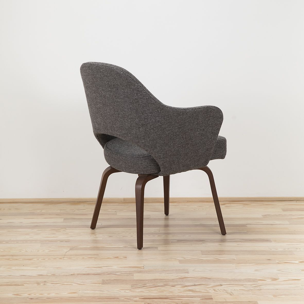 Butaca Conference diseñada por Eero Saarinen y editada por Knoll