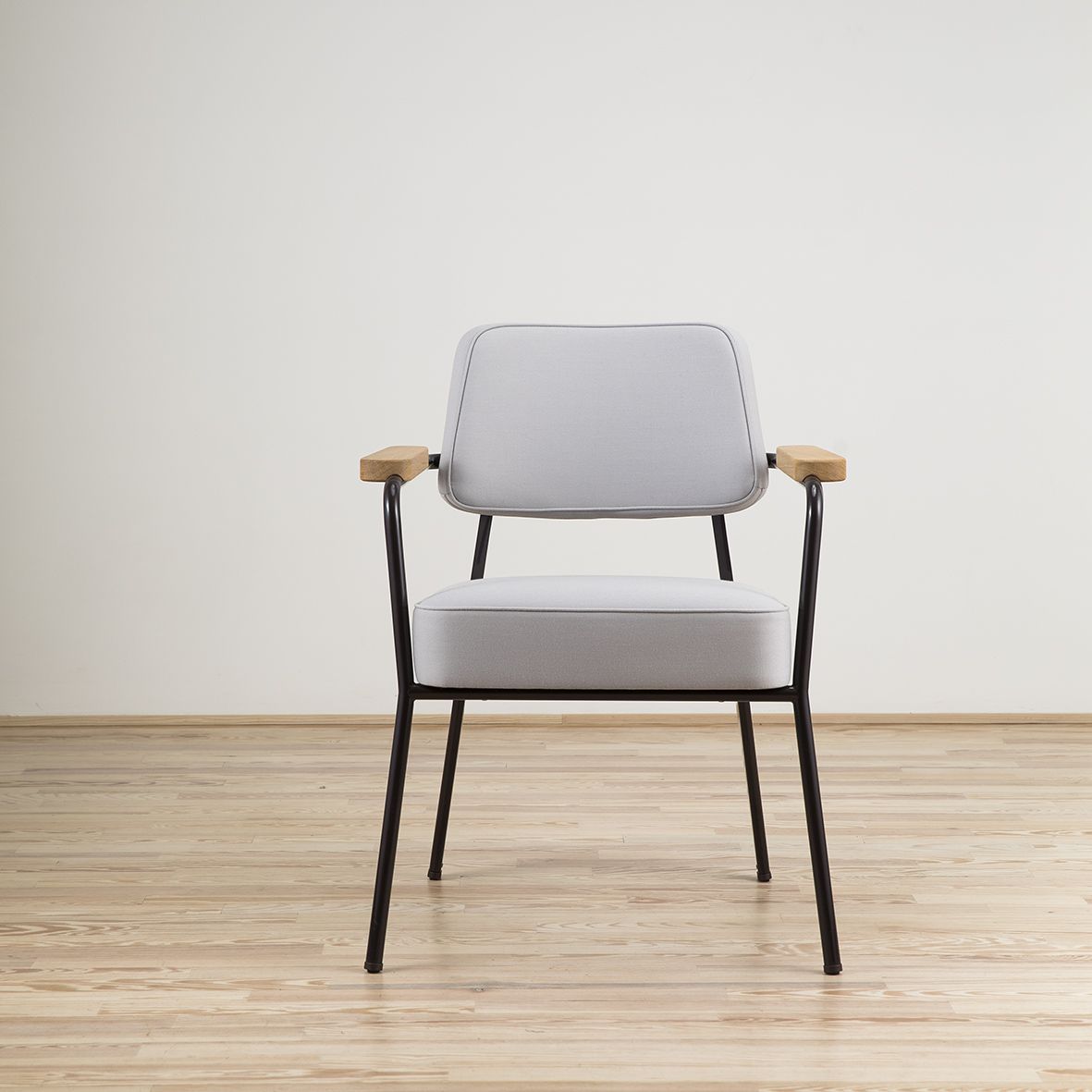 Butaca Fauteuil Direction diseñada por Jean Prouvé - Vitra Butaca Fauteuil Direction diseñada por Jean Prouvé y editada por Vitra