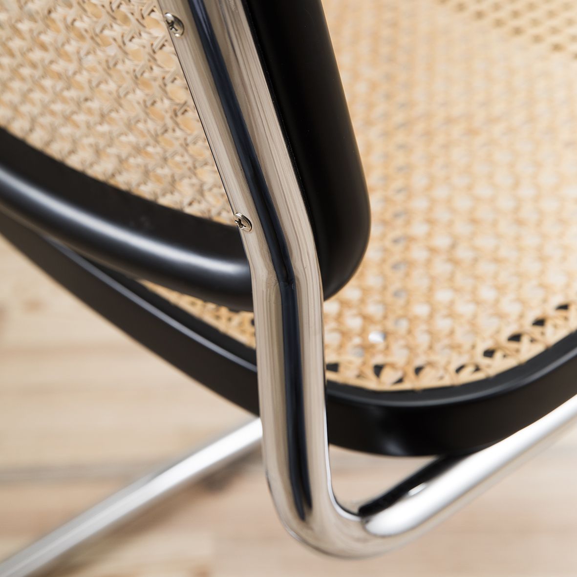 Silla Cesca diseñada por Marcel Breuer y editada por knoll