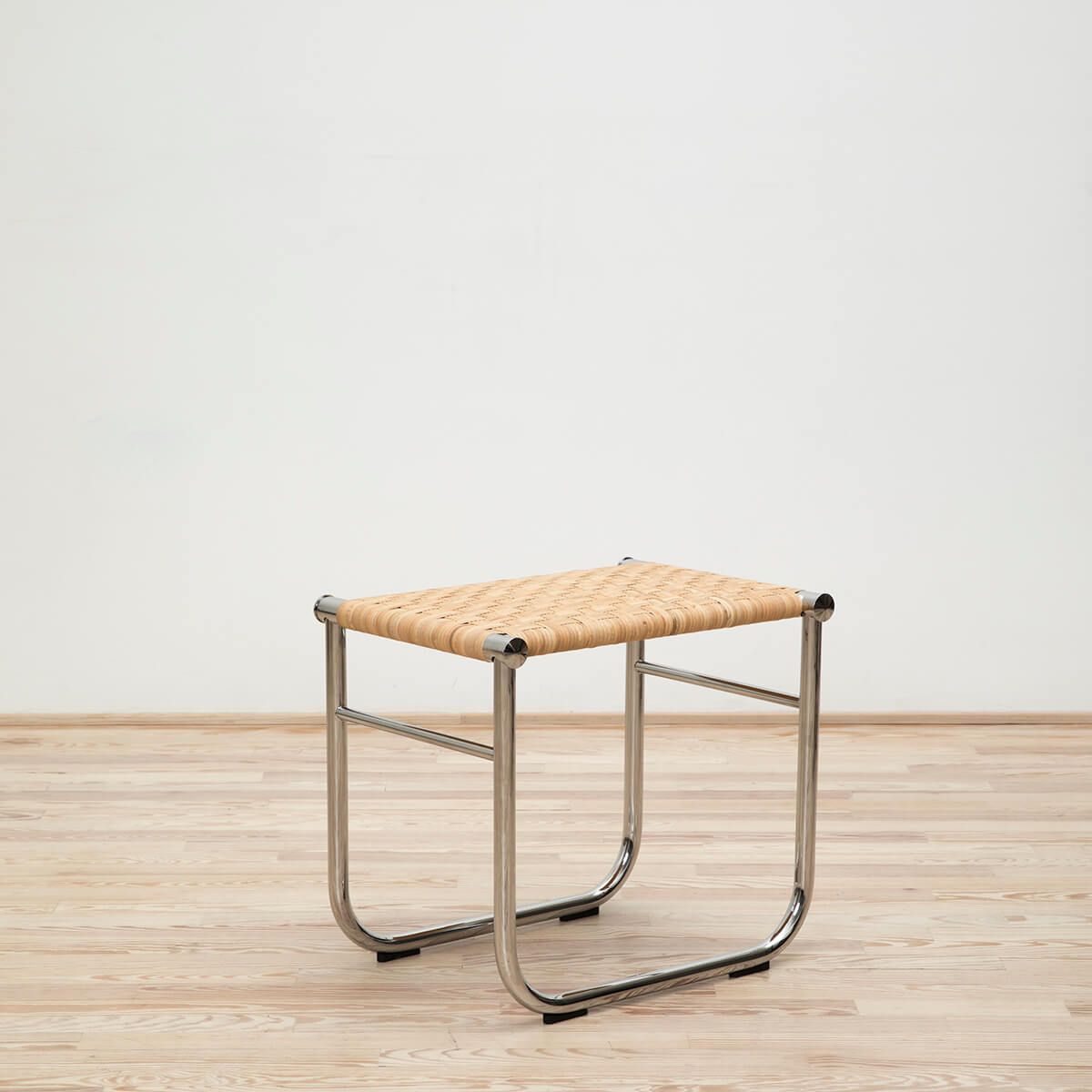 Taburete LC9 Rattan Stock - Cassina