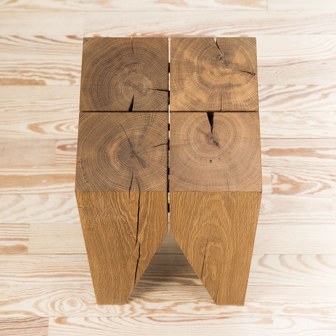 Taburete ST04 Backenzahn diseñado por Philipp Mainzer y editado por E15