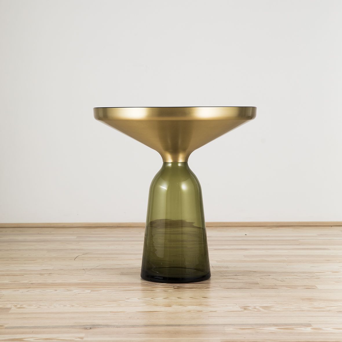 Mesita auxiliar Bell Side - ClassiCon (copia)