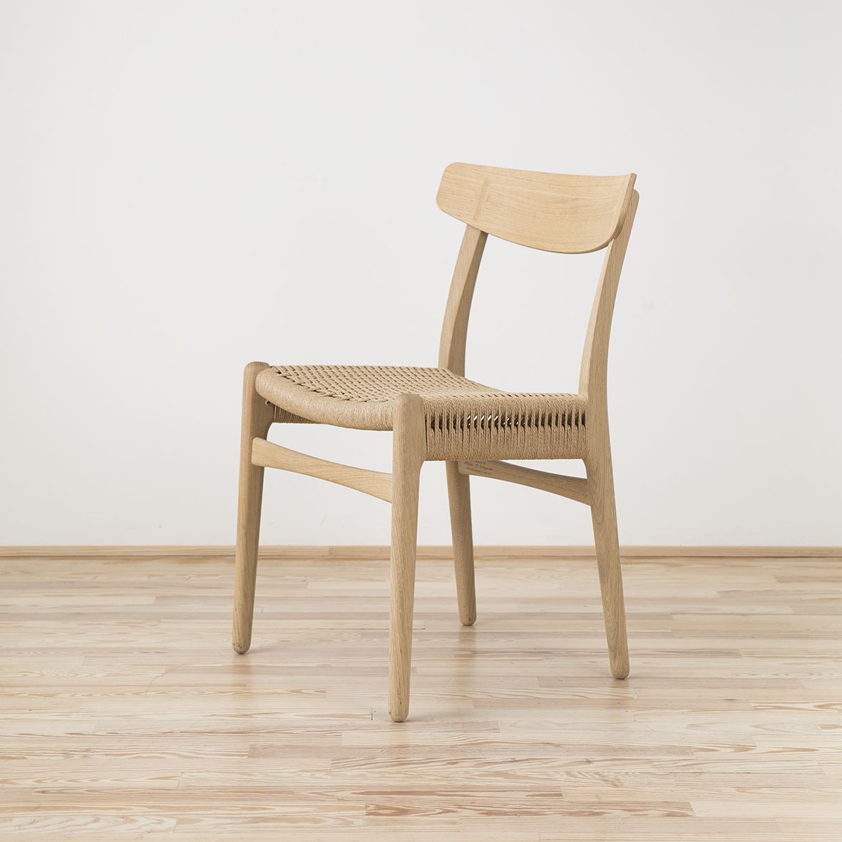 Silla CH23 diseñada por Hans J. Wegner - Carl_Hansen Silla CH23 diseñada por Hans J. Wegner y editada por Carl_Hansen