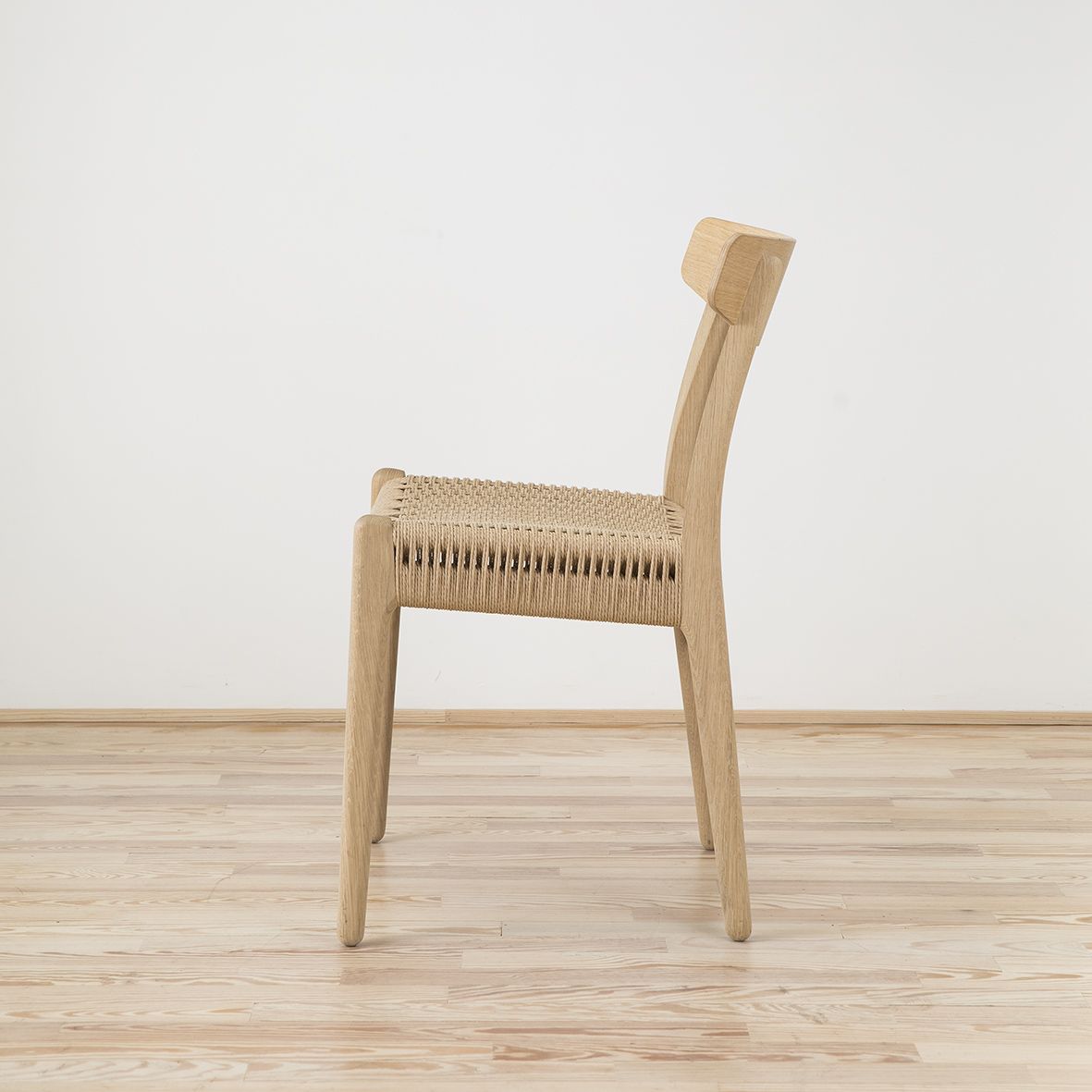 Silla CH23 diseñada por Hans J. Wegner - Carl_Hansen Silla CH23 diseñada por Hans J. Wegner y editada por Carl_Hansen
