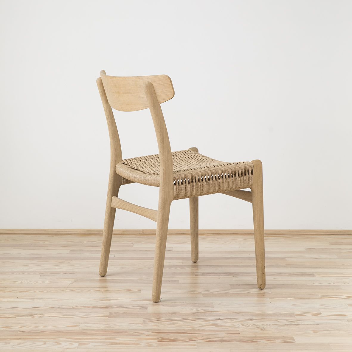 Silla CH23 diseñada por Hans J. Wegner - Carl_Hansen Silla CH23 diseñada por Hans J. Wegner y editada por Carl_Hansen