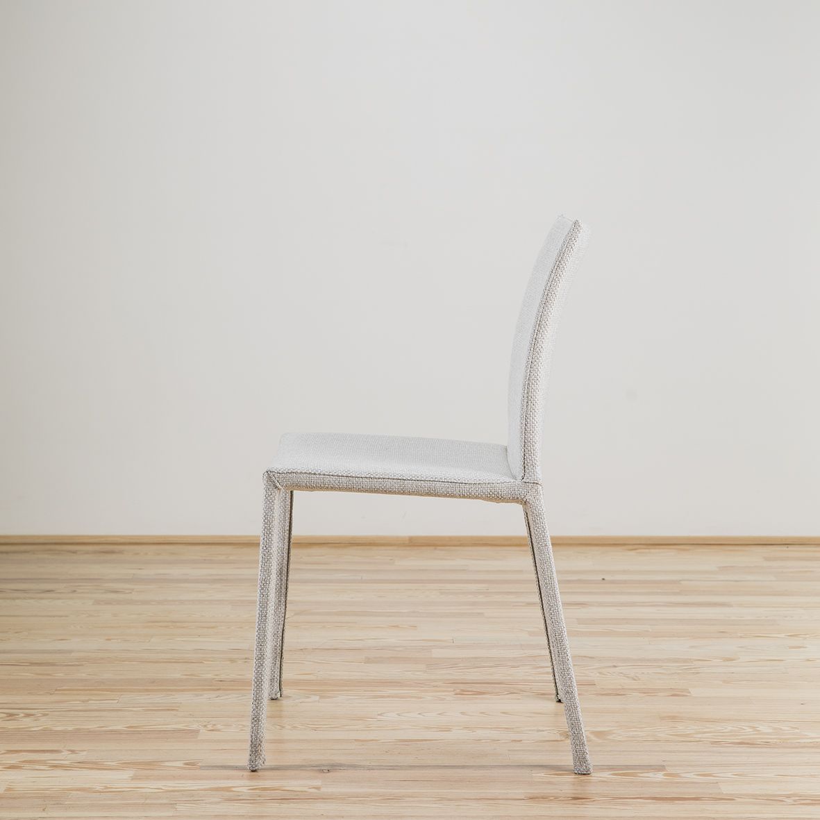 Silla Lea diseñada por Roberto Barbieri y editada por Zanotta