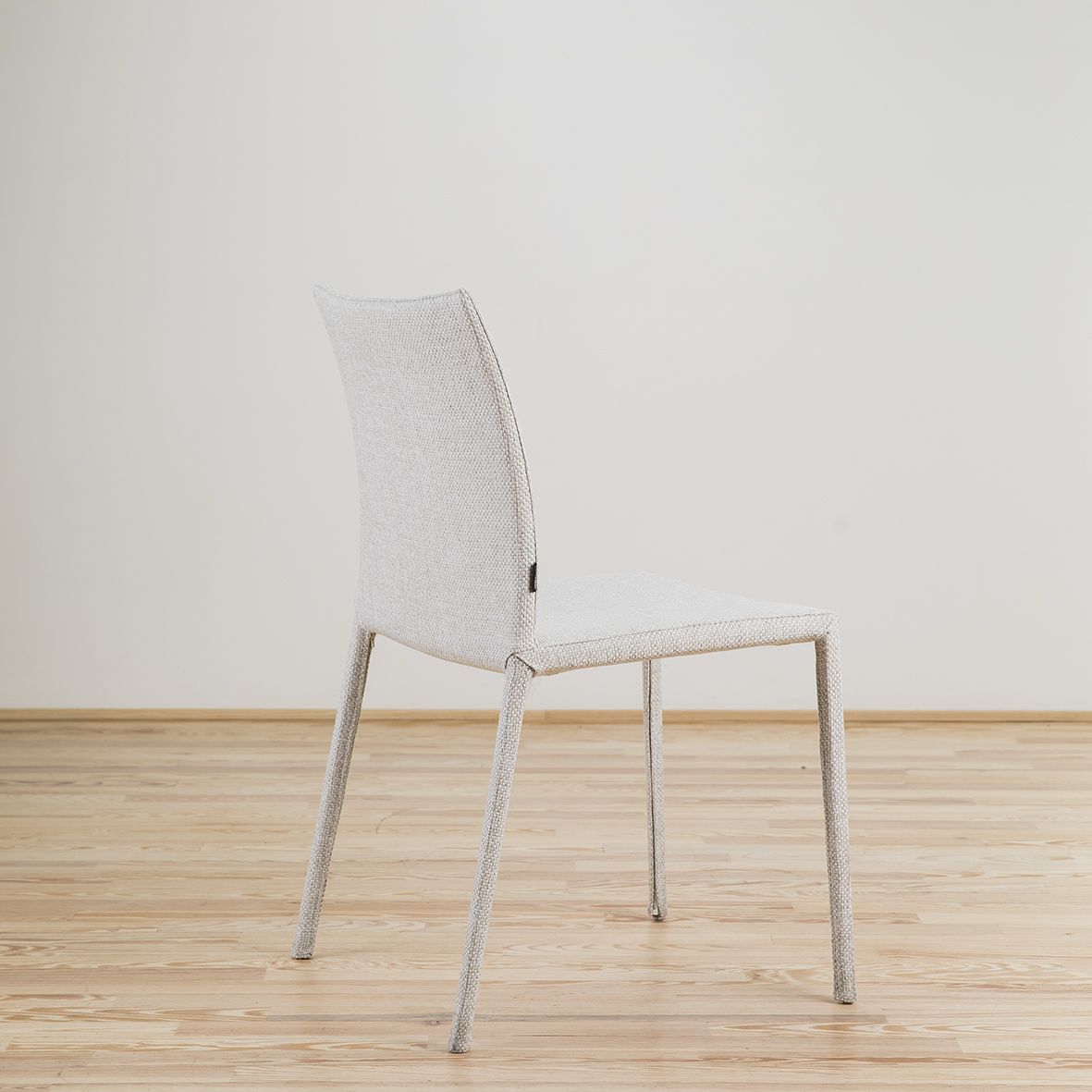 Silla Lea diseñada por Roberto Barbieri y editada por Zanotta