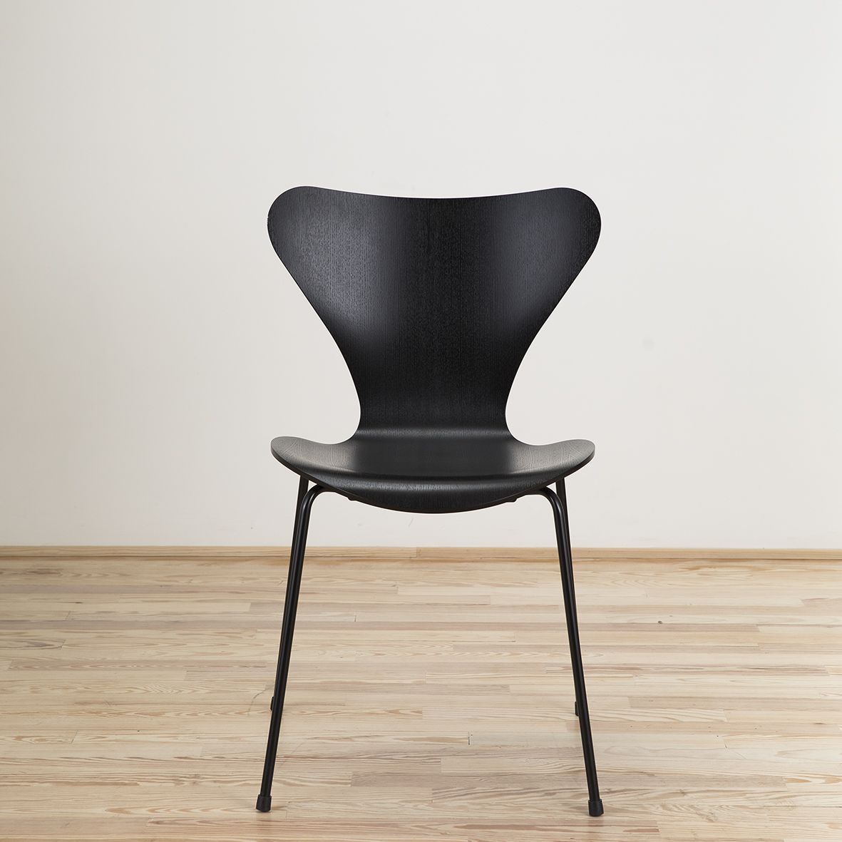 Silla Series 7 monocolor negro - Fritz Hansen (copia)