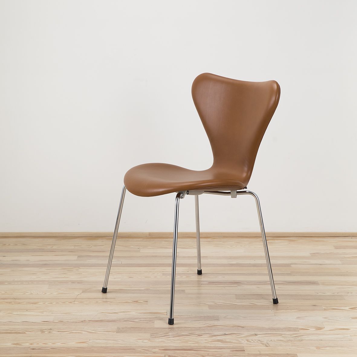 Silla Serie 7 diseñada por Arne Jacobsen - Fritz Hansen Silla Serie 7 diseñada por Arne Jacobsen y editada por Fritz Hansen