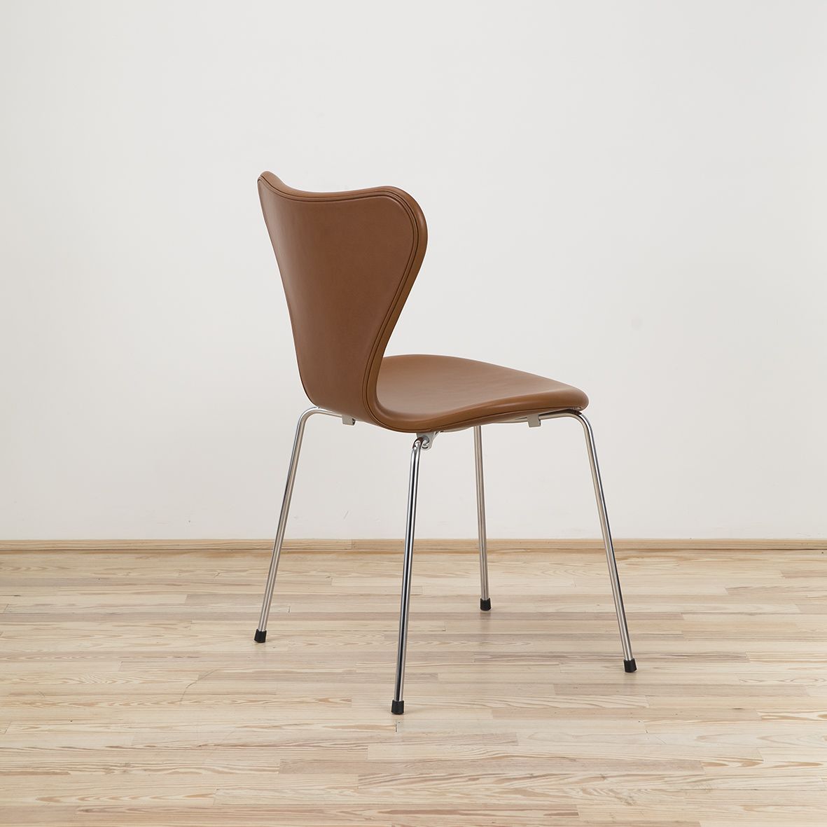 Silla Serie 7 diseñada por Arne Jacobsen - Fritz Hansen Silla Serie 7 diseñada por Arne Jacobsen y editada por Fritz Hansen