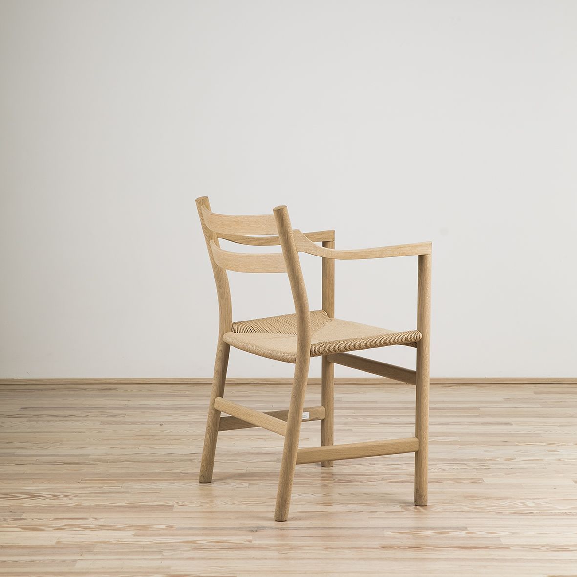 Sillón CH46 diseñado por Hans J. Wegner y editado por Carl_Hansen