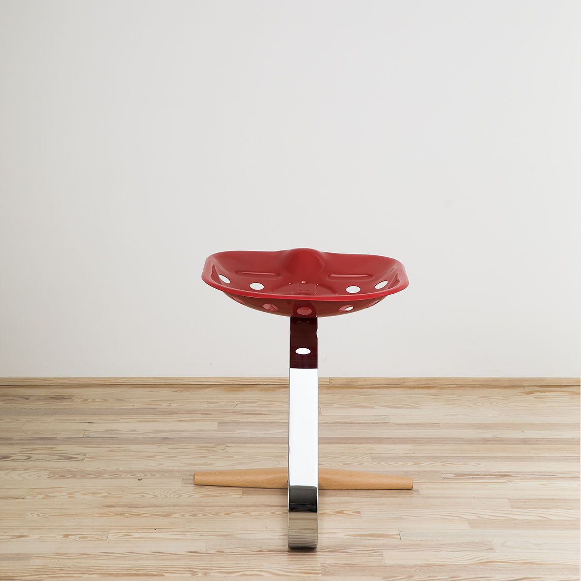 Taburete Mezzadro diseñado por Achille Castiglioni editada por Zanotta