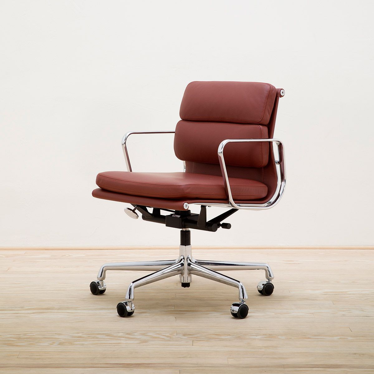 Sillón Soft Pad EA 217 Brandy - Vitra