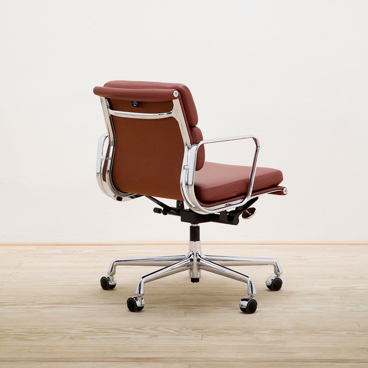 Sillón Soft Pad EA 217 Brandy - Vitra