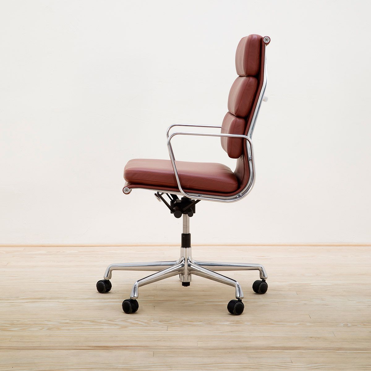 Sillón Soft Pad EA 219 Brandy - Vitra Sillón Soft Pad EA 219 Brandy - Vitra