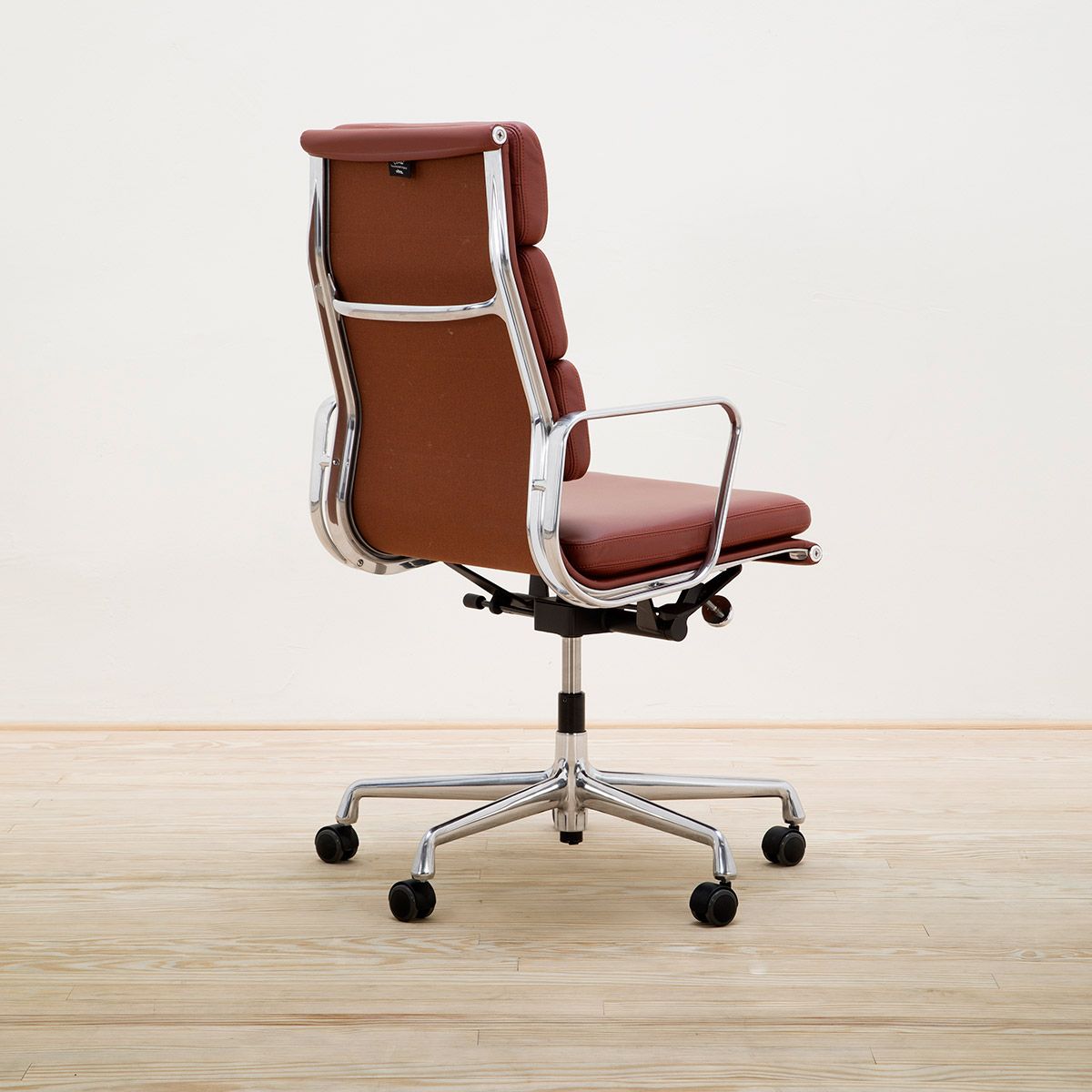 Sillón Soft Pad EA 219 Brandy - Vitra Sillón Soft Pad EA 219 Brandy - Vitra