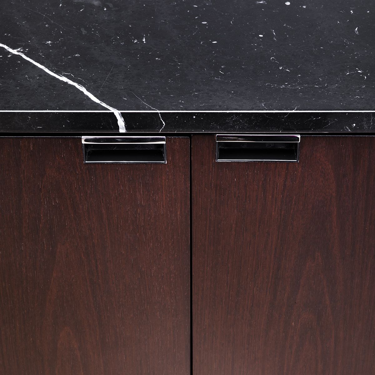 Aparador Florence Credenza diseñado por Florence Knoll - Knoll Aparador Florence Credenza diseñado por Florence Knoll - Knoll