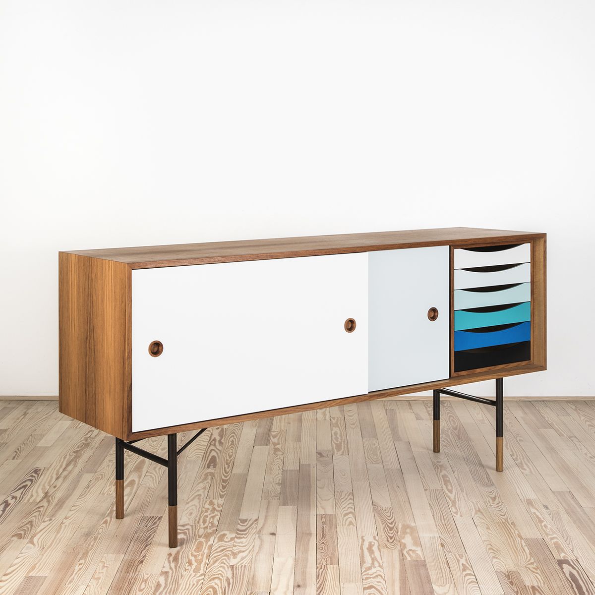 Aparador Sideboard diseñado por Finn Juhl - OneCollection