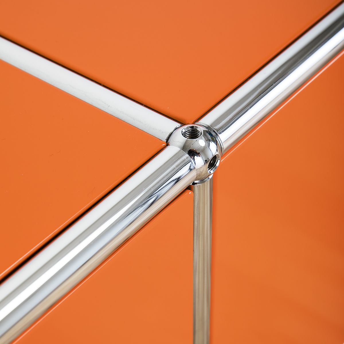 Aparador Haller Naranja diseñado por Paul Scharer y Fritz Haller - USM