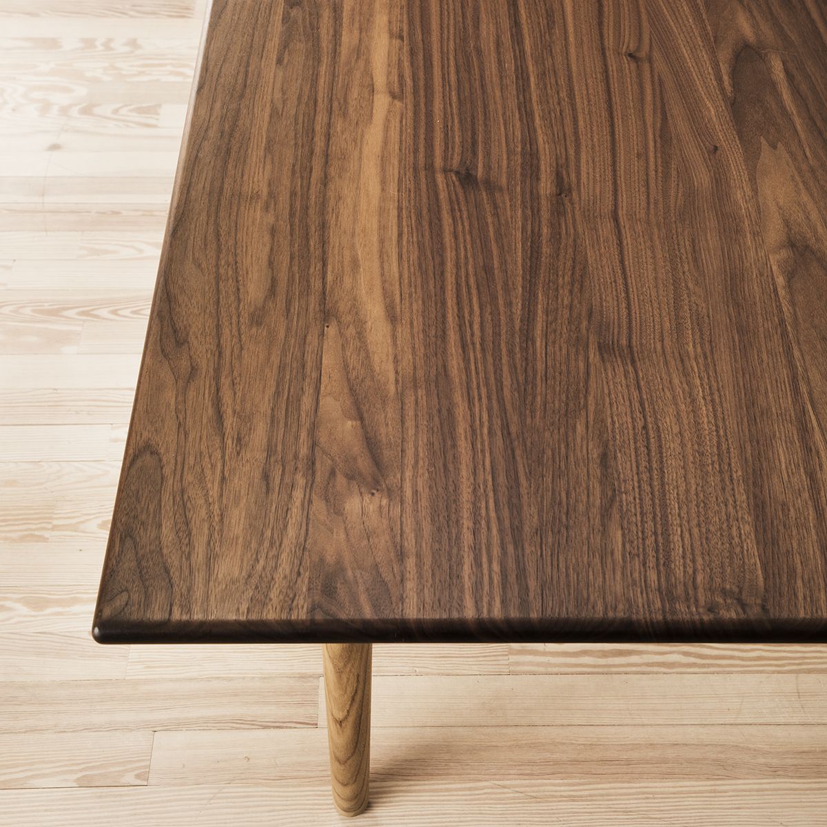 Mesa CH327 diseñada por Hans J. Wegner - Carl Hansen