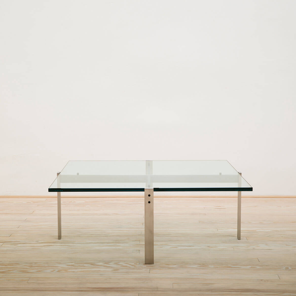 Mesa PK65 - Fritz Hansen Mesa PK65 - Fritz Hansen