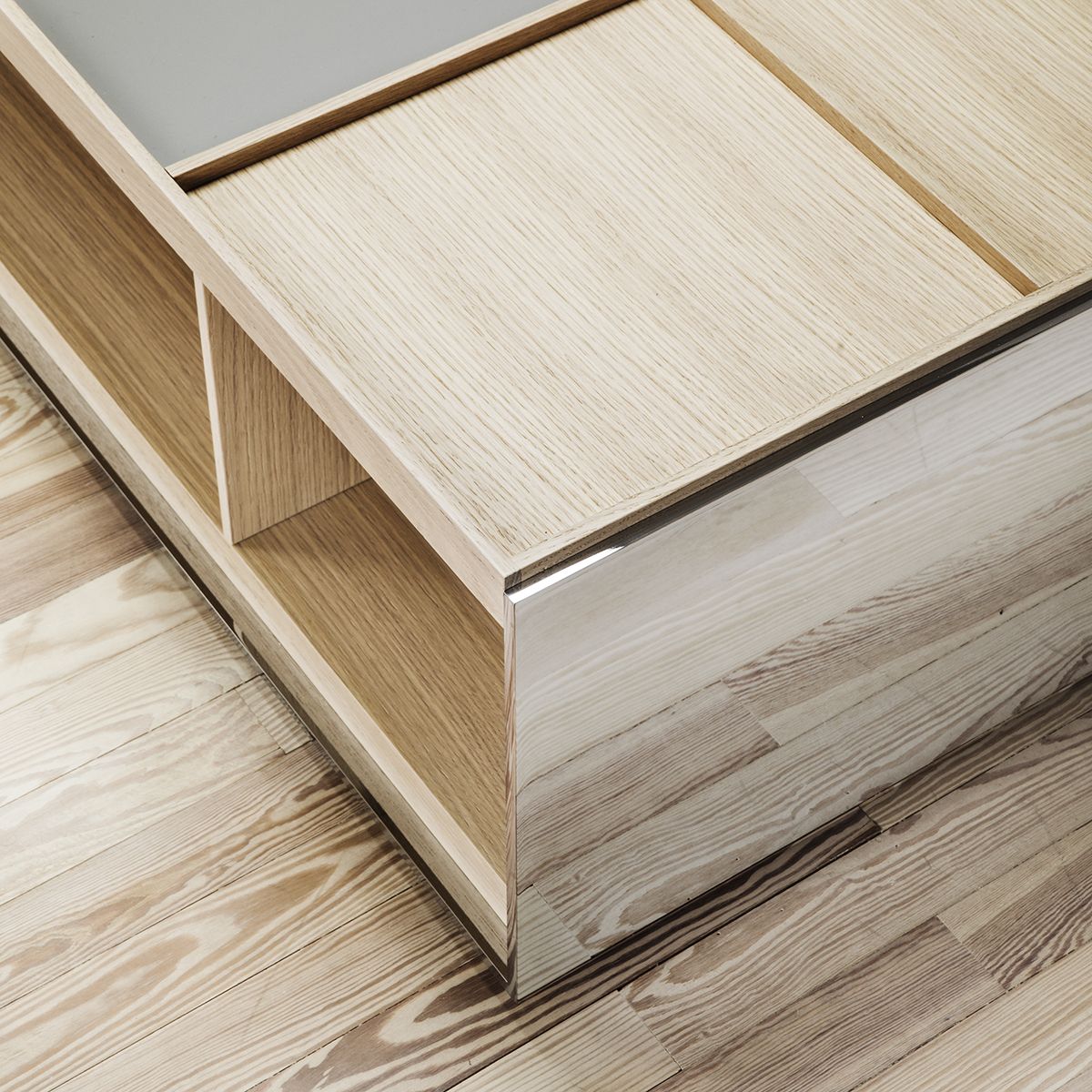Mesita Surface diseñada por Vincent Van Duysen - B&B Italia Mesita Surface Stock - B&B Italia