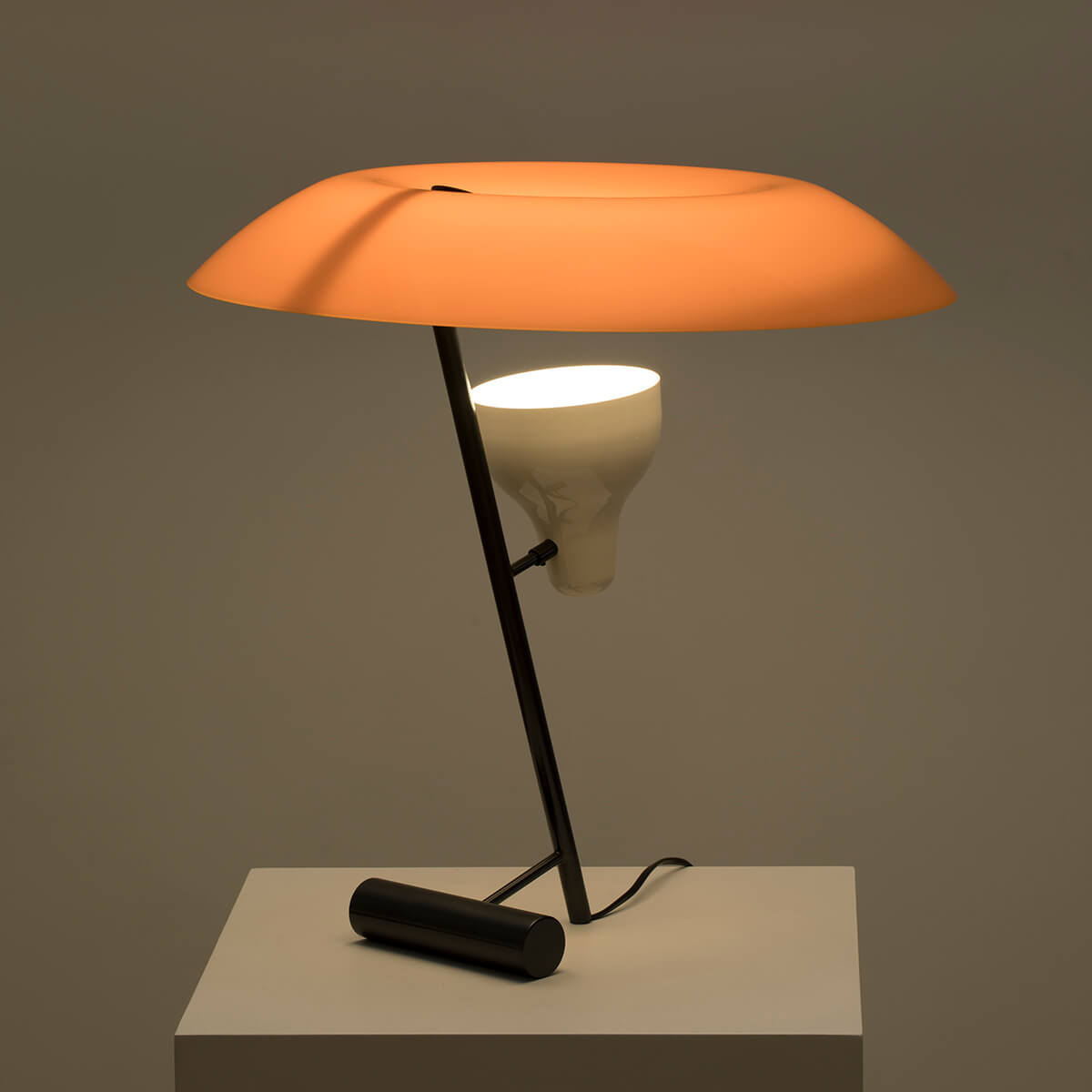 Lámpara MOD. 548 Naranja Stock - Flos Lámpara MOD. 548 Naranja Stock - Flos