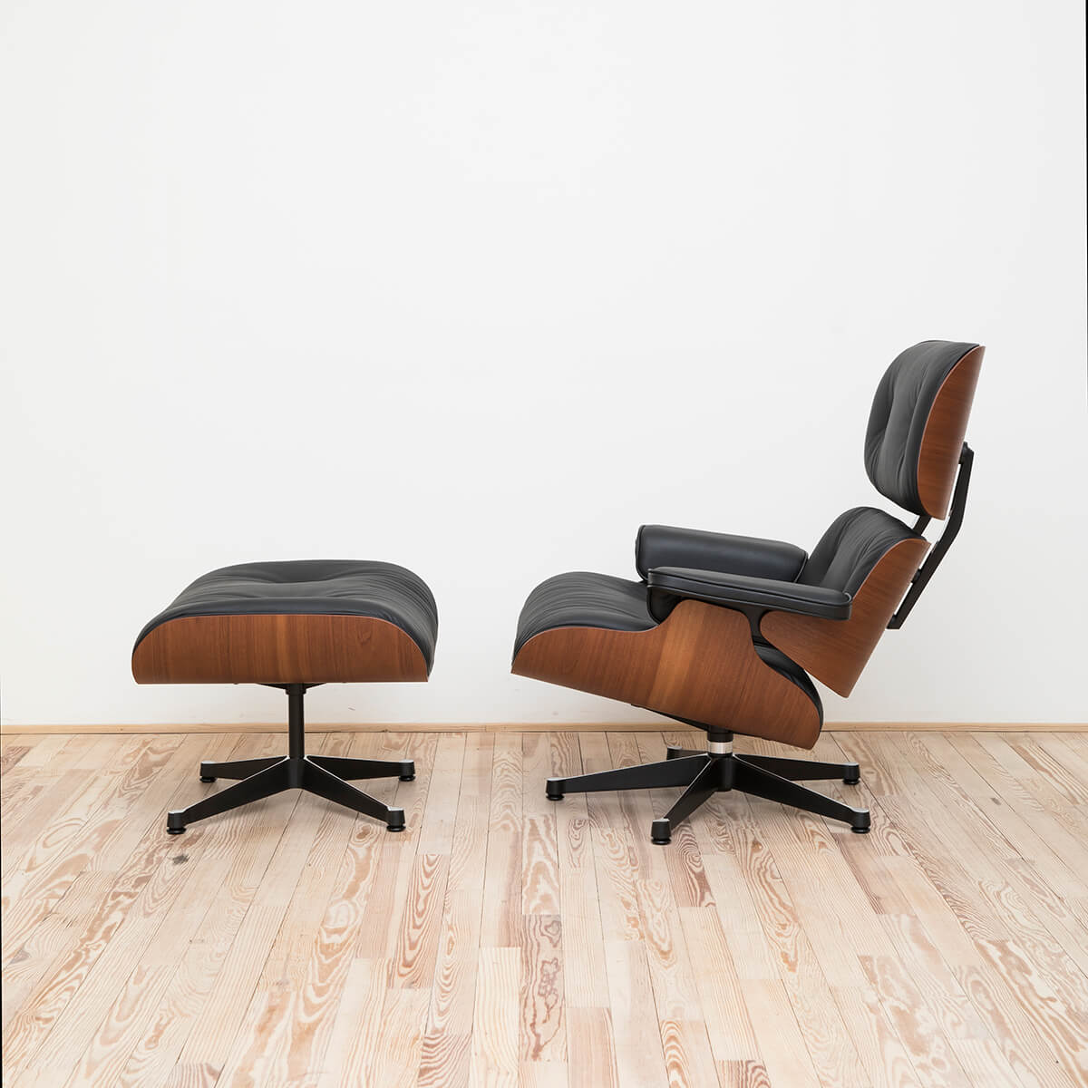 Lounge Chair & Ottoman Caoba Stock - Vitra Lounge Chair & Ottoman Caoba Stock - Vitra