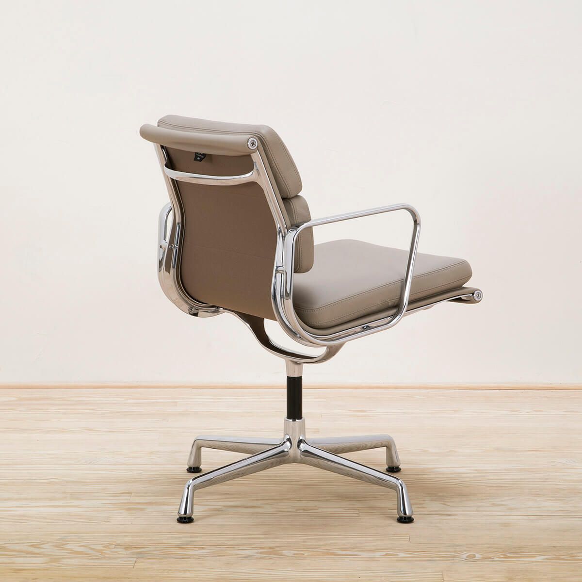 Sillón Soft Pad EA 208 Arena - Vitra Sillón Soft Pad EA 208 Arena - Vitra