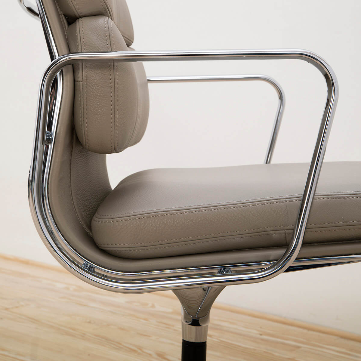 Sillón Soft Pad EA 208 Arena - Vitra Sillón Soft Pad EA 208 Arena - Vitra