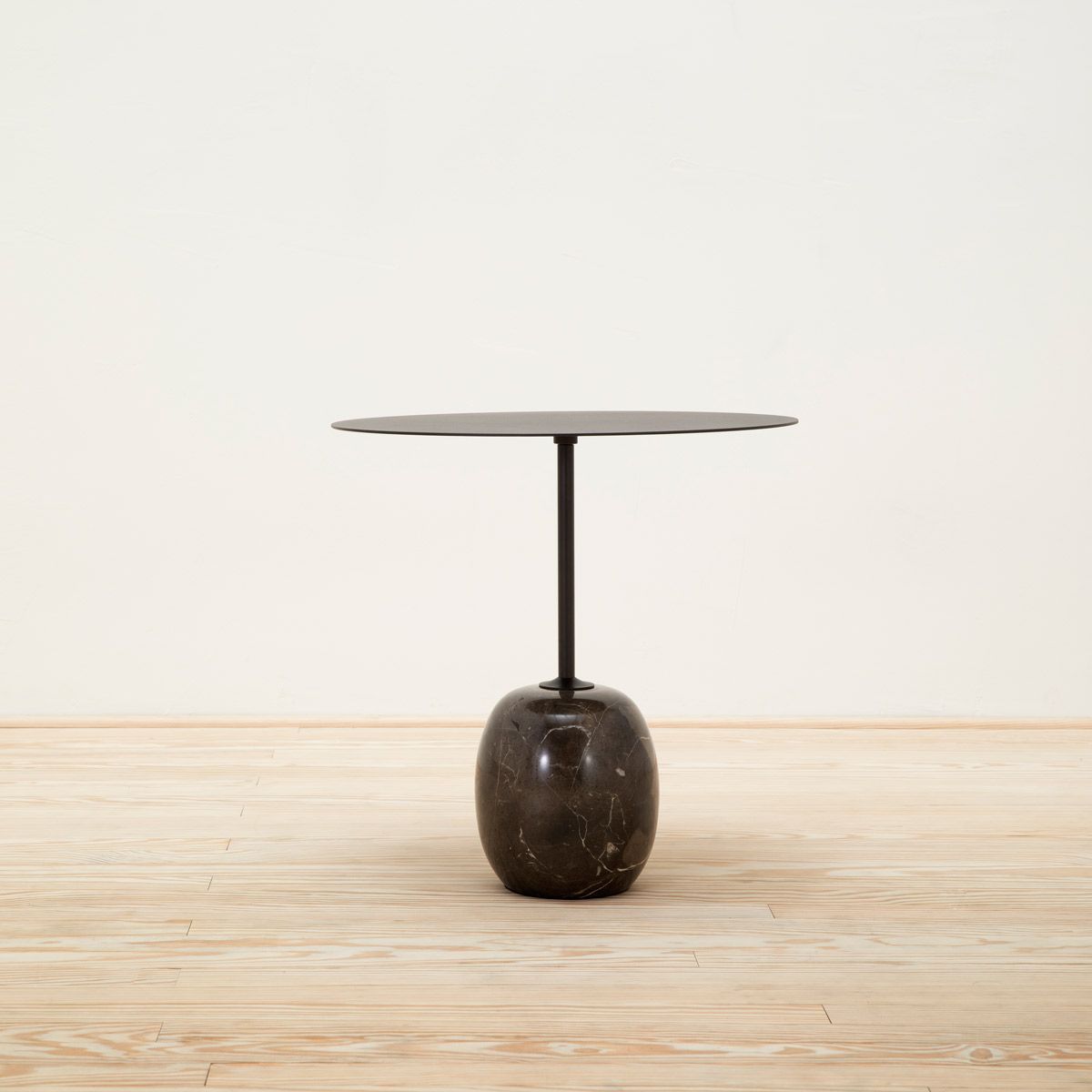 Mesa auxiliar Lato LN9 mármol negro - Mesa auxiliar Lato LN9 Negro - &Tradition