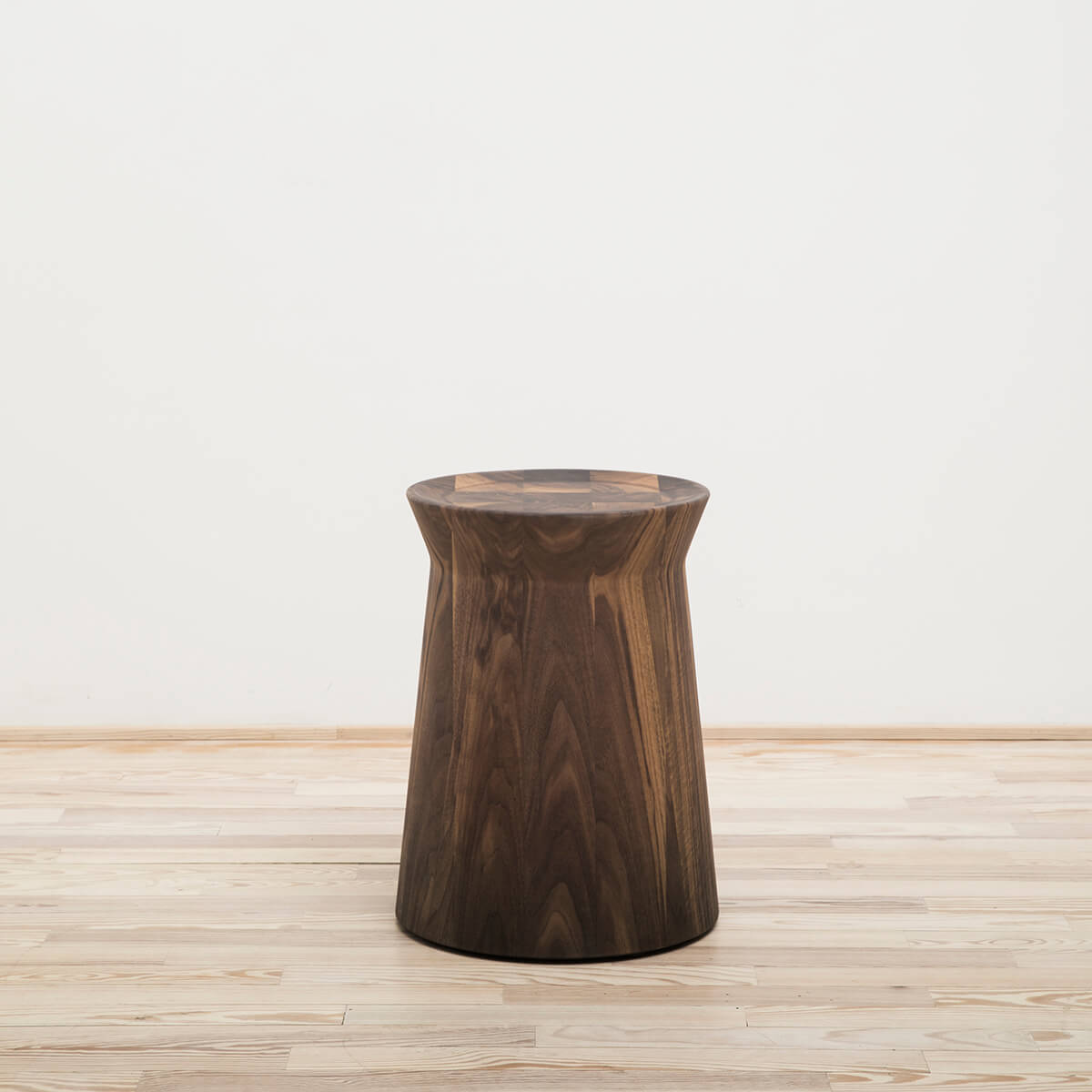 Mesita Dama Nogal Stock– Poliform