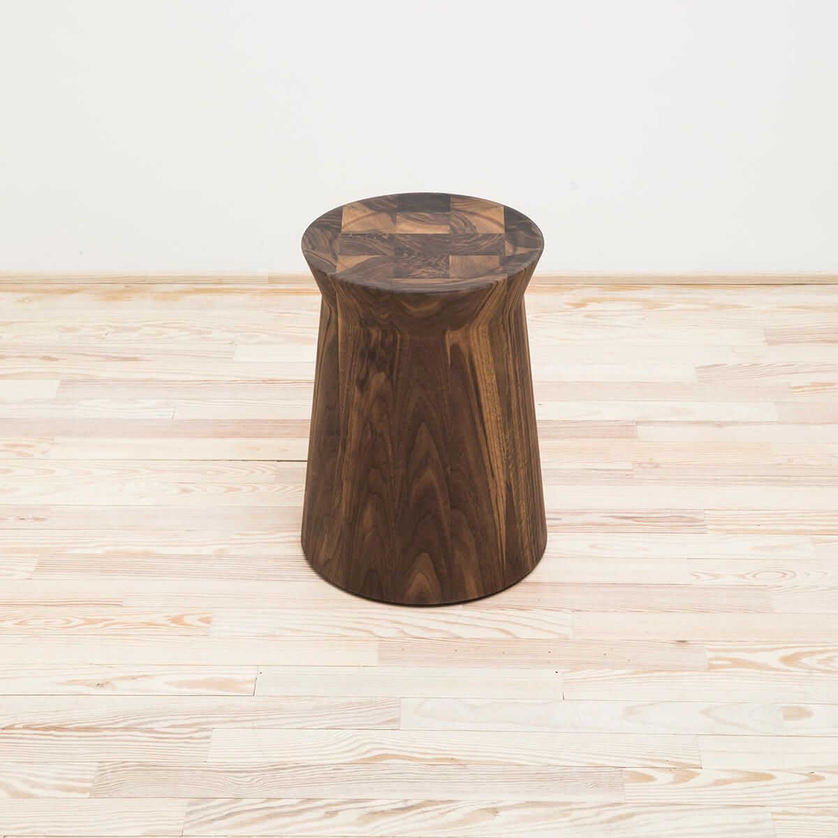 Mesita Dama Nogal Stock - Poliform