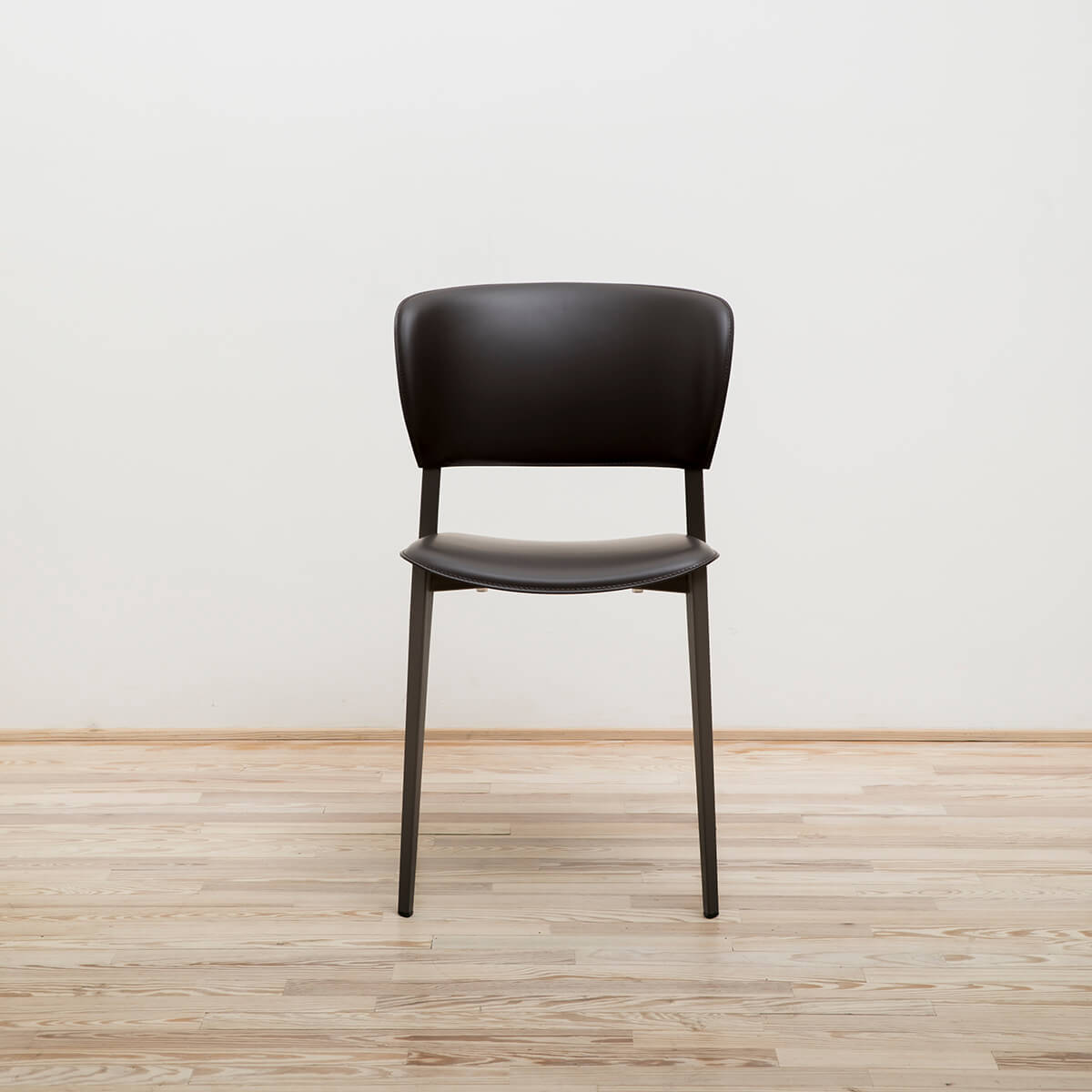 Silla Ply revestida Stock - Desalto