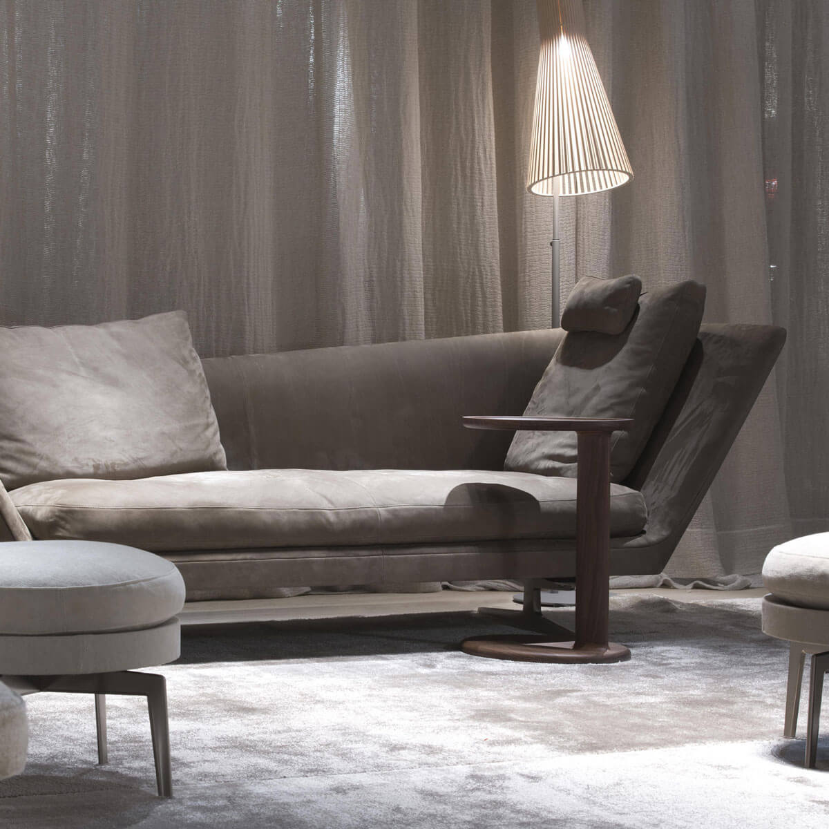 Mesa auxiliar Oliver - Flexform Mesa auxiliar Oliver - Flexform