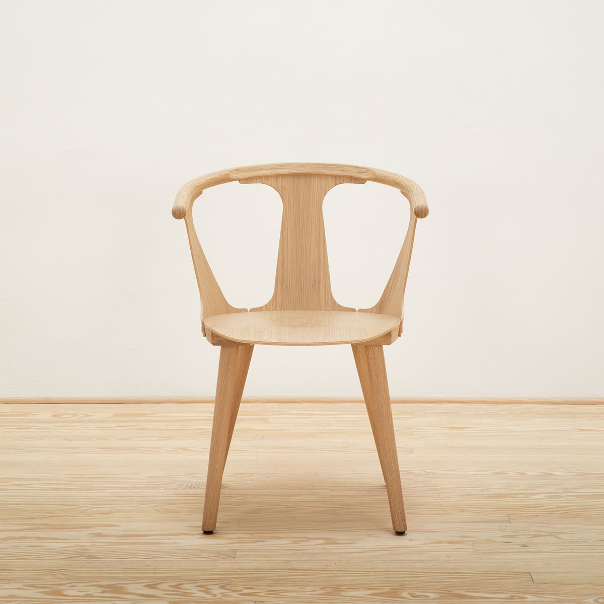 Silla In Between SK1 Roble - &Tradition Silla In Between SK1 Roble - &Tradition