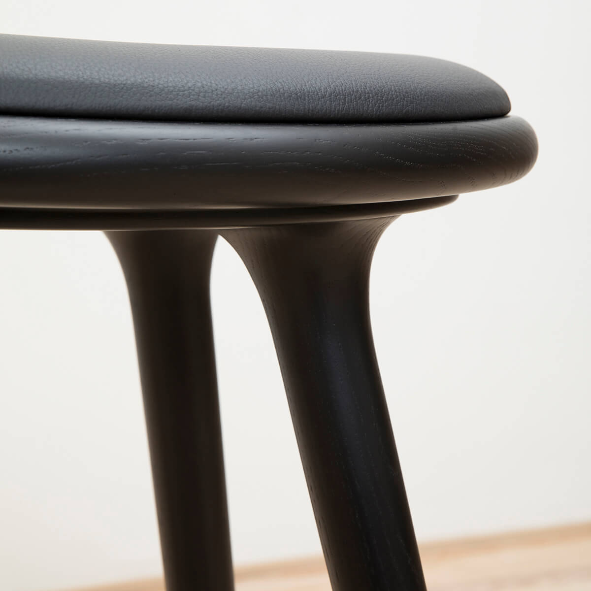 Taburete High Stool 69 - Mater