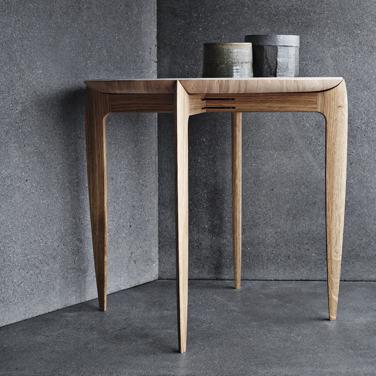 Mesita Tray Table - Fritz Hansen