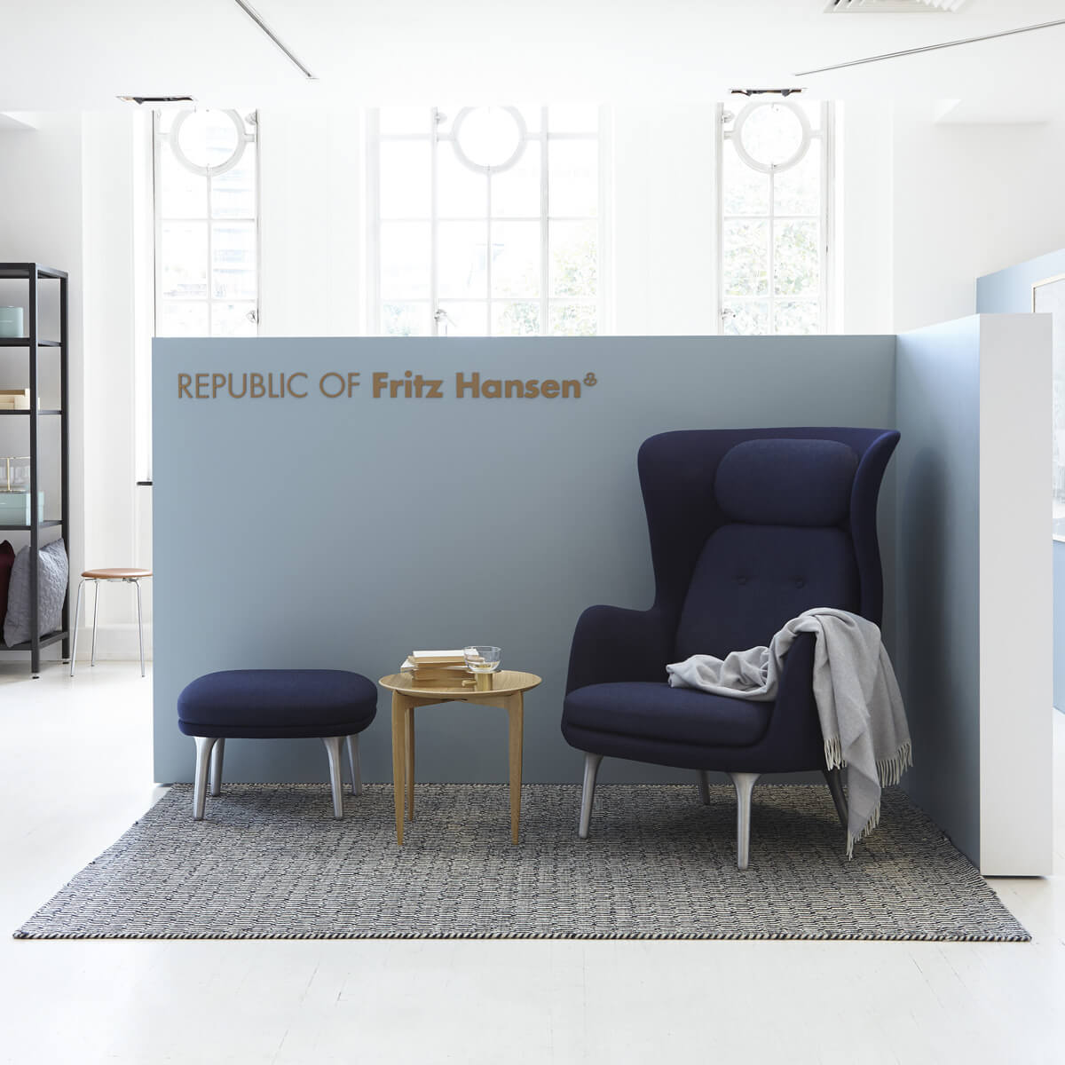 Mesita Tray Table - Fritz Hansen