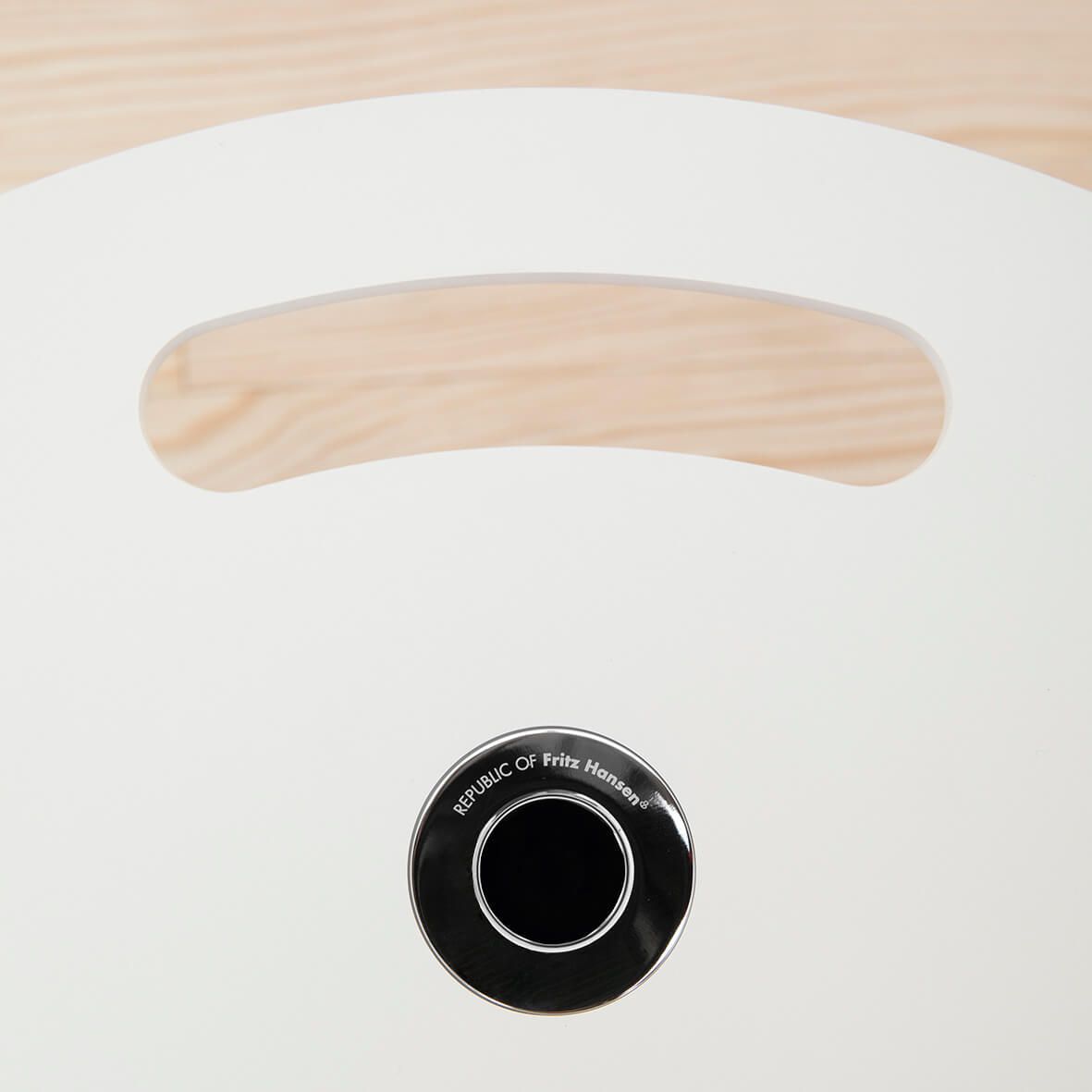 Mesa Little Friend KS11 - Fritz Hansen Mesa Little Friend KS11 - Fritz Hansen