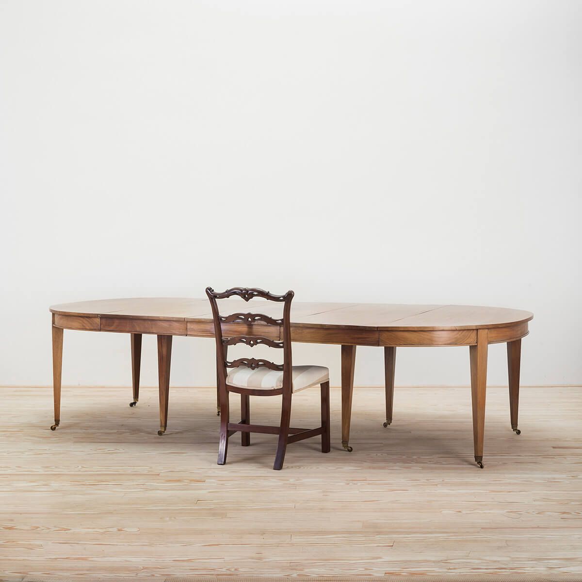 Mesa antigua extensible