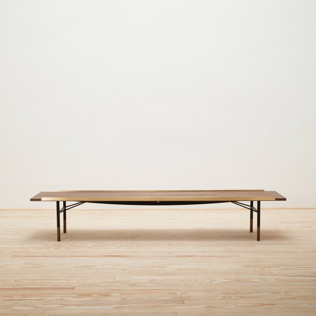 Banco Bench Brass 225 - House of Finn Juhl