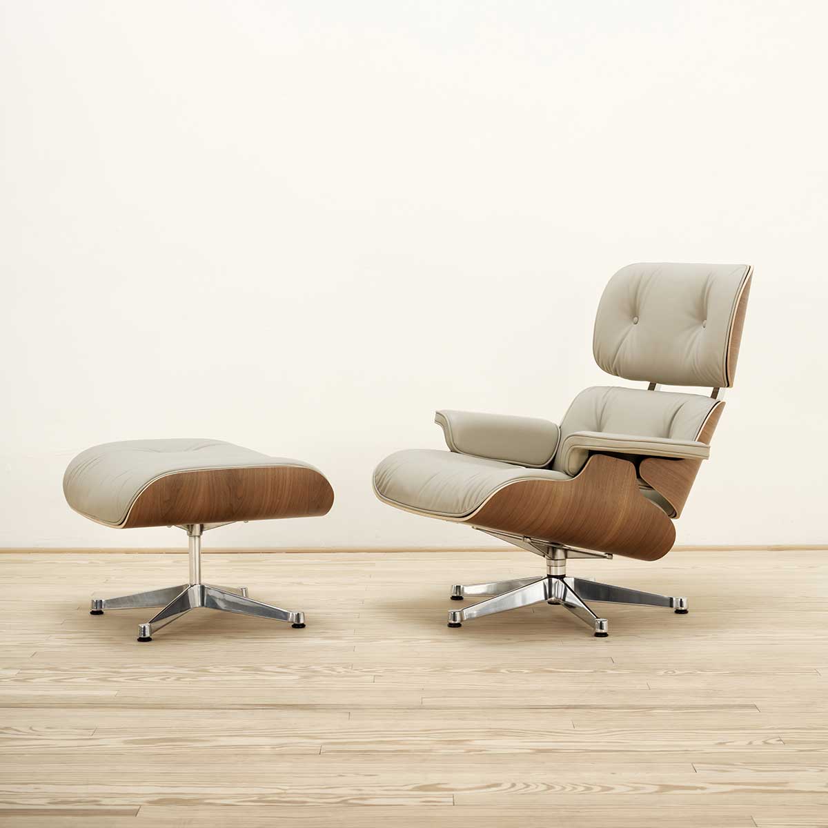 Eames Lounge Chair & Ottoman Nogal/Arena - Vitra (copia)