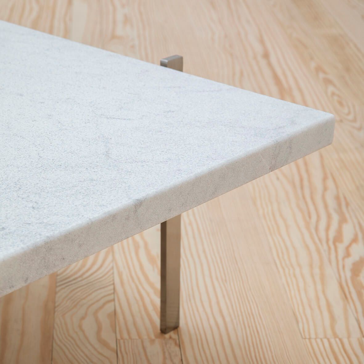 Mesa PK61A mármol blanco - Fritz Hansen
