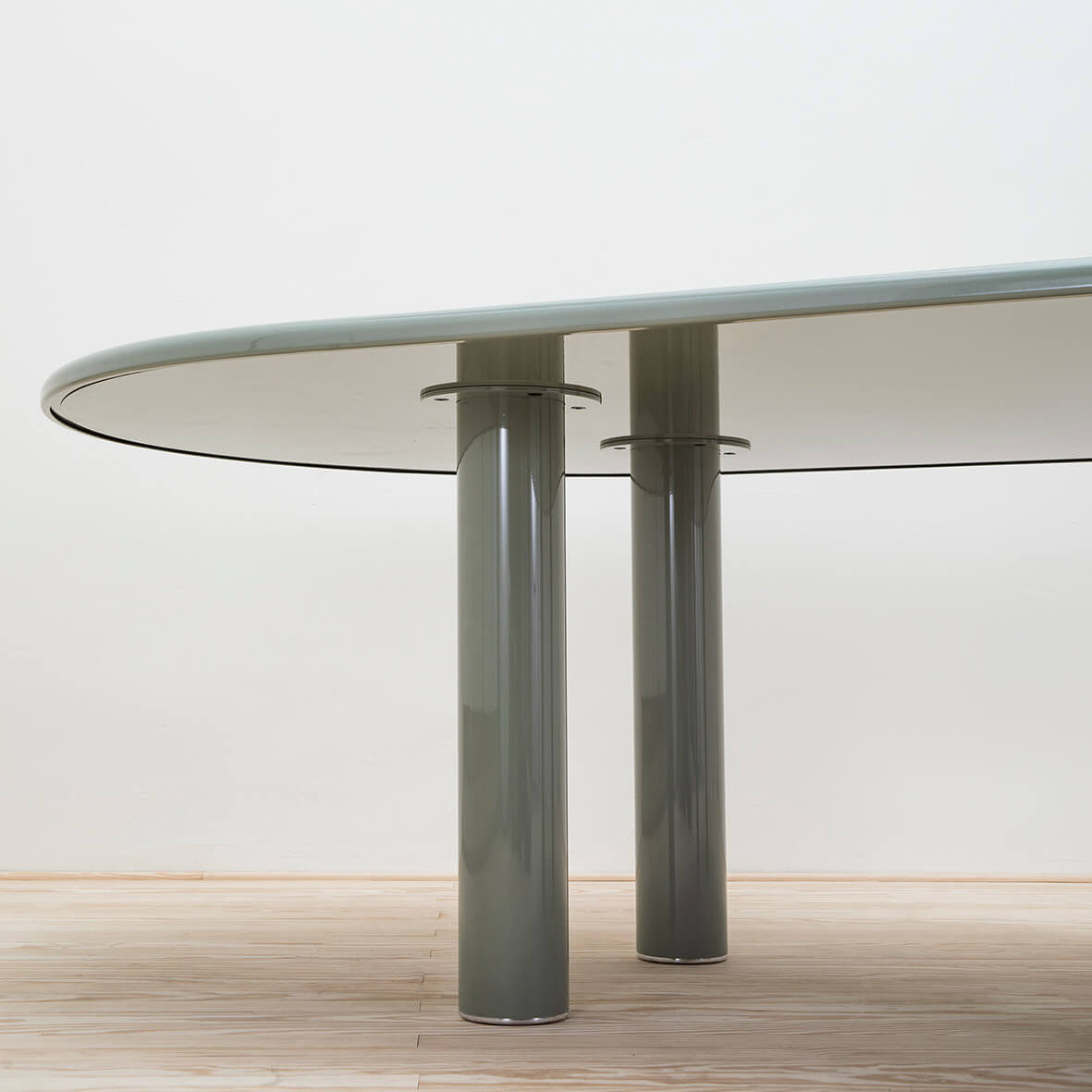 Mesa Smalto oval Verde - Knoll Mesa Smalto oval Verde - Knoll