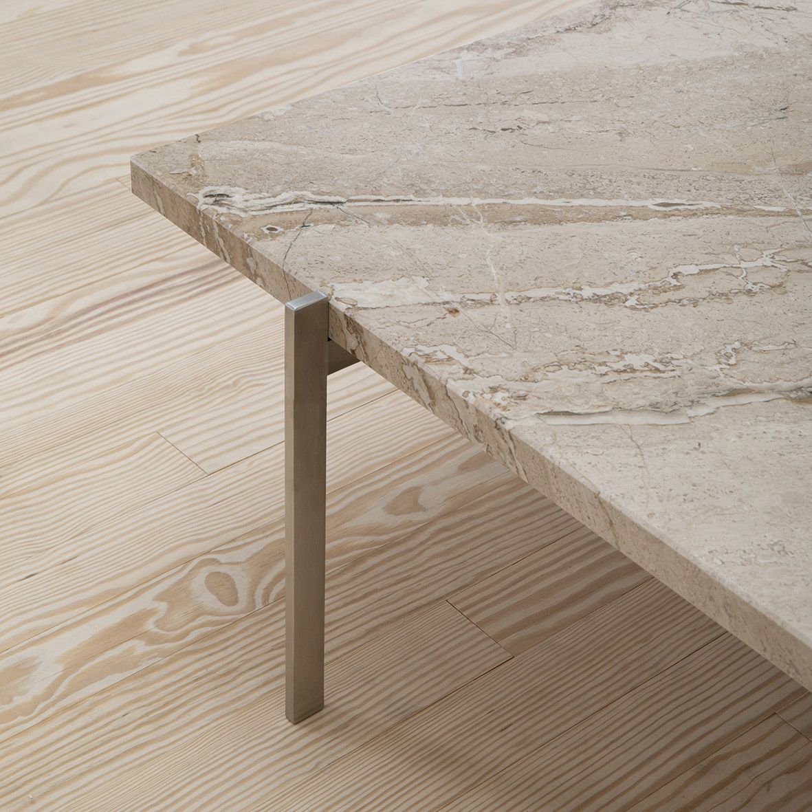 Mesa PK61A mármol Beige - Fritz Hansen
